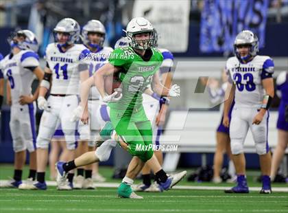 Thumbnail 3 in Westbrook vs. May (UIL State Football 6-Man 1A D1 Finals) photogallery.