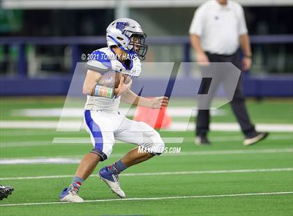 Thumbnail 3 in Westbrook vs. May (UIL State Football 6-Man 1A D1 Finals) photogallery.