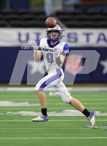 Thumbnail 3 in Westbrook vs. May (UIL State Football 6-Man 1A D1 Finals) photogallery.