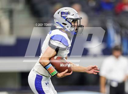 Thumbnail 2 in Westbrook vs. May (UIL State Football 6-Man 1A D1 Finals) photogallery.