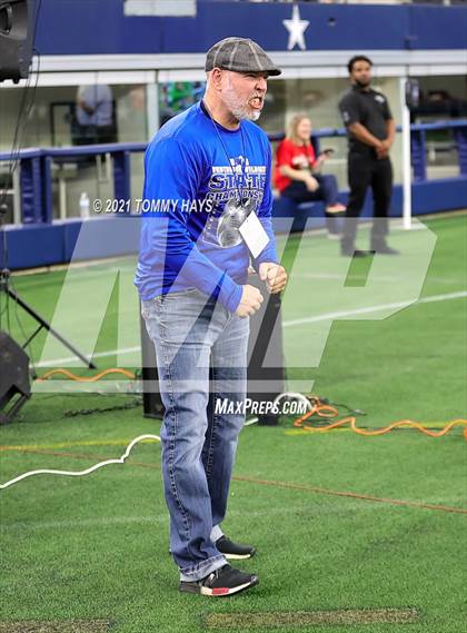 Thumbnail 3 in Westbrook vs. May (UIL State Football 6-Man 1A D1 Finals) photogallery.