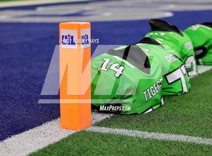 Thumbnail 3 in Westbrook vs. May (UIL State Football 6-Man 1A D1 Finals) photogallery.