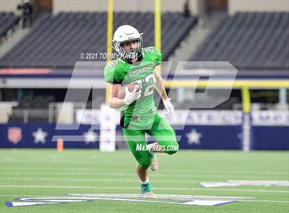 Thumbnail 1 in Westbrook vs. May (UIL State Football 6-Man 1A D1 Finals) photogallery.