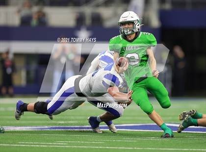 Thumbnail 3 in Westbrook vs. May (UIL State Football 6-Man 1A D1 Finals) photogallery.