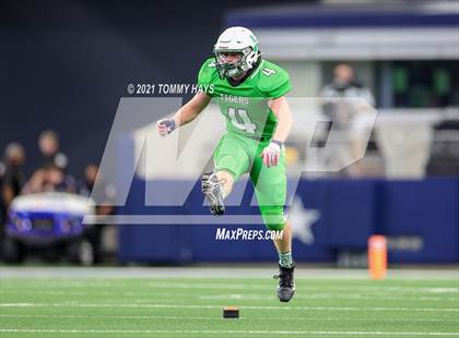 Thumbnail 2 in Westbrook vs. May (UIL State Football 6-Man 1A D1 Finals) photogallery.