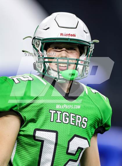 Thumbnail 2 in Westbrook vs. May (UIL State Football 6-Man 1A D1 Finals) photogallery.