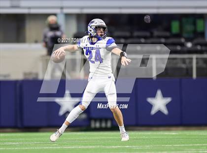 Thumbnail 3 in Westbrook vs. May (UIL State Football 6-Man 1A D1 Finals) photogallery.