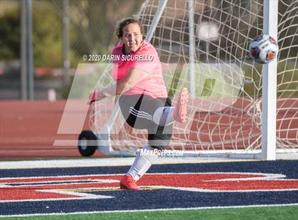 Thumbnail 2 in St. Johns vs. Northland Prep Academy (AIA 2A Final) photogallery.