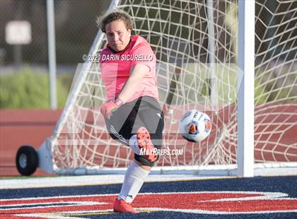 Thumbnail 2 in St. Johns vs. Northland Prep Academy (AIA 2A Final) photogallery.