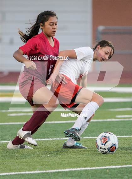 Thumbnail 2 in St. Johns vs. Northland Prep Academy (AIA 2A Final) photogallery.