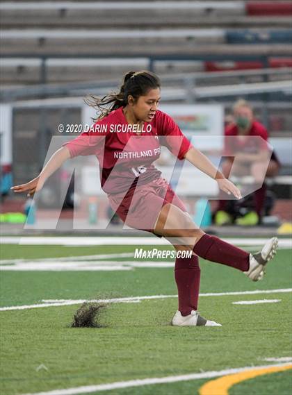 Thumbnail 2 in St. Johns vs. Northland Prep Academy (AIA 2A Final) photogallery.