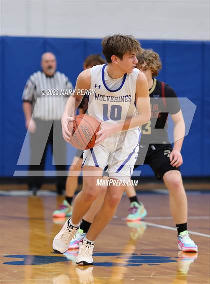Thumbnail 1 in Serra Catholic @ Ellwood City photogallery.