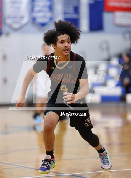 Thumbnail 2 in Serra Catholic @ Ellwood City photogallery.