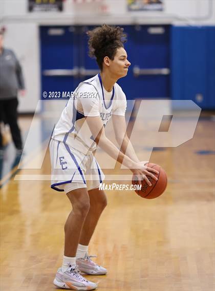 Thumbnail 1 in Serra Catholic @ Ellwood City photogallery.