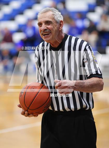 Thumbnail 2 in Serra Catholic @ Ellwood City photogallery.