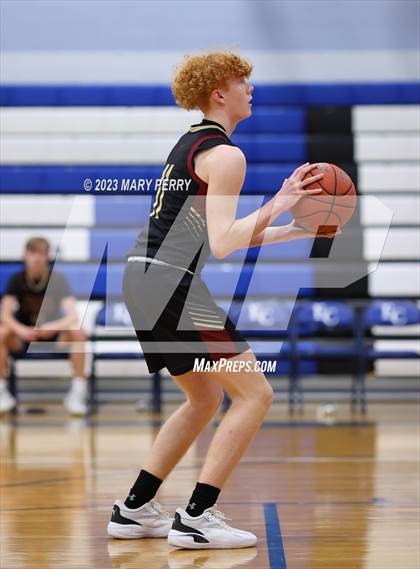 Thumbnail 3 in Serra Catholic @ Ellwood City photogallery.