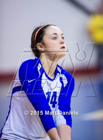 Thumbnail 3 in Legend vs. Arapahoe (CHSAA 5A Playoff) photogallery.