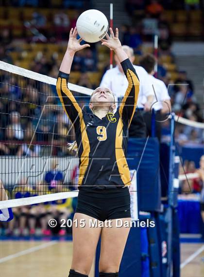 Thumbnail 2 in Legend vs. Arapahoe (CHSAA 5A Playoff) photogallery.