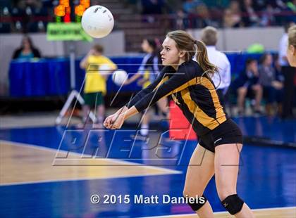 Thumbnail 3 in Legend vs. Arapahoe (CHSAA 5A Playoff) photogallery.