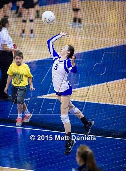 Thumbnail 2 in Legend vs. Arapahoe (CHSAA 5A Playoff) photogallery.