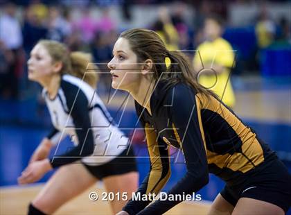 Thumbnail 3 in Legend vs. Arapahoe (CHSAA 5A Playoff) photogallery.