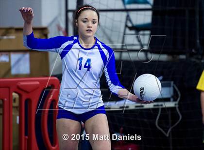 Thumbnail 3 in Legend vs. Arapahoe (CHSAA 5A Playoff) photogallery.