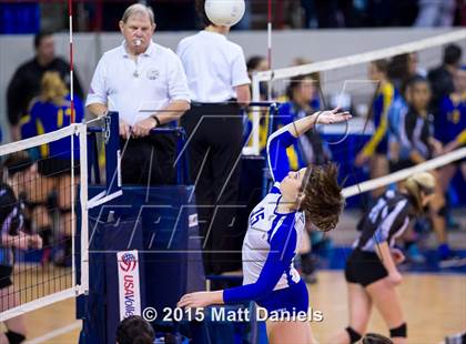 Thumbnail 3 in Legend vs. Arapahoe (CHSAA 5A Playoff) photogallery.