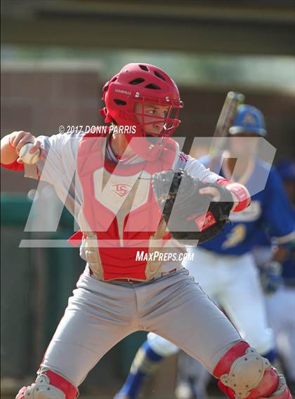 Thumbnail 3 in Bishop Amat vs. Los Alamitos photogallery.