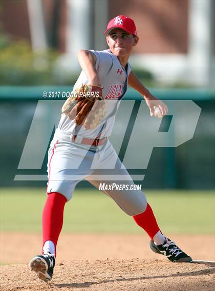 Thumbnail 3 in Bishop Amat vs. Los Alamitos photogallery.