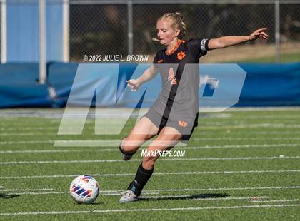 Thumbnail 3 in Lawrenceburg vs Indianapolis Bishop Chatard (IHSAA 2A Regional final) photogallery.