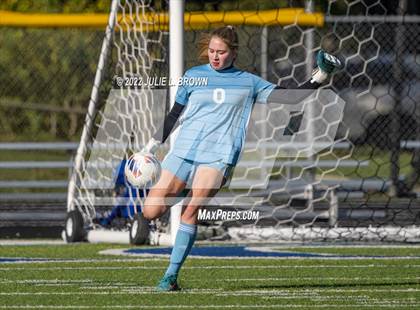 Thumbnail 2 in Lawrenceburg vs Indianapolis Bishop Chatard (IHSAA 2A Regional final) photogallery.