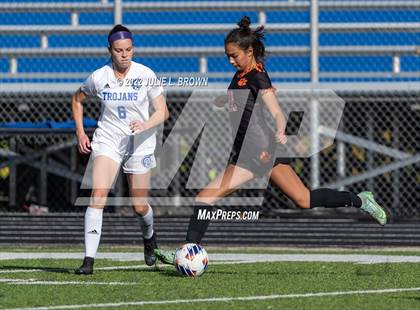 Thumbnail 2 in Lawrenceburg vs Indianapolis Bishop Chatard (IHSAA 2A Regional final) photogallery.