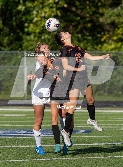 Thumbnail 2 in Lawrenceburg vs Indianapolis Bishop Chatard (IHSAA 2A Regional final) photogallery.