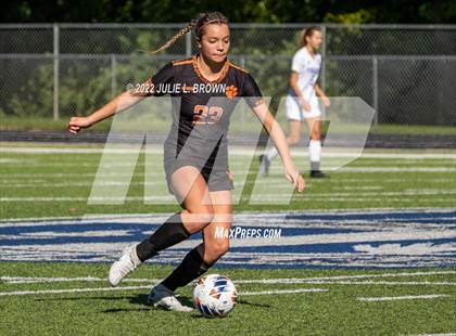 Thumbnail 1 in Lawrenceburg vs Indianapolis Bishop Chatard (IHSAA 2A Regional final) photogallery.