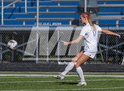 Thumbnail 2 in Lawrenceburg vs Indianapolis Bishop Chatard (IHSAA 2A Regional final) photogallery.