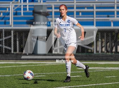 Thumbnail 2 in Lawrenceburg vs Indianapolis Bishop Chatard (IHSAA 2A Regional final) photogallery.