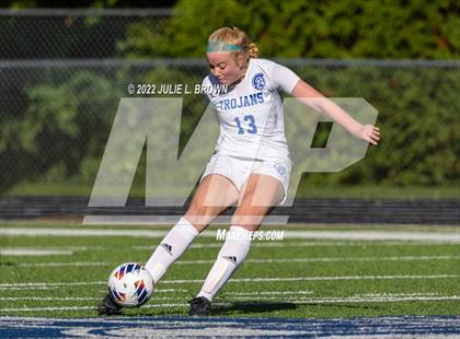Thumbnail 2 in Lawrenceburg vs Indianapolis Bishop Chatard (IHSAA 2A Regional final) photogallery.