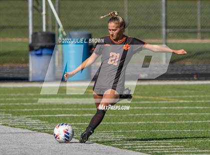 Thumbnail 2 in Lawrenceburg vs Indianapolis Bishop Chatard (IHSAA 2A Regional final) photogallery.