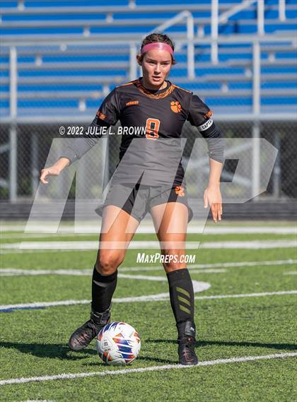 Thumbnail 2 in Lawrenceburg vs Indianapolis Bishop Chatard (IHSAA 2A Regional final) photogallery.
