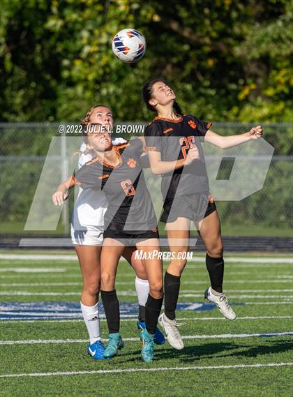 Thumbnail 1 in Lawrenceburg vs Indianapolis Bishop Chatard (IHSAA 2A Regional final) photogallery.