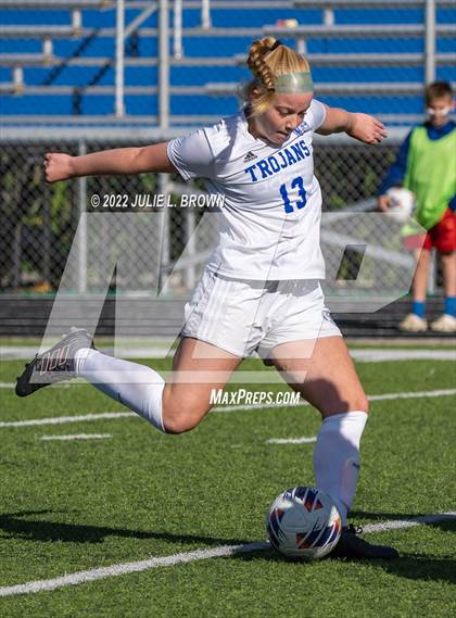 Thumbnail 1 in Lawrenceburg vs Indianapolis Bishop Chatard (IHSAA 2A Regional final) photogallery.