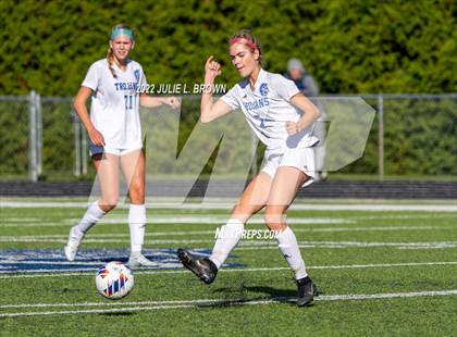 Thumbnail 3 in Lawrenceburg vs Indianapolis Bishop Chatard (IHSAA 2A Regional final) photogallery.