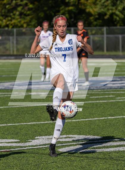 Thumbnail 2 in Lawrenceburg vs Indianapolis Bishop Chatard (IHSAA 2A Regional final) photogallery.