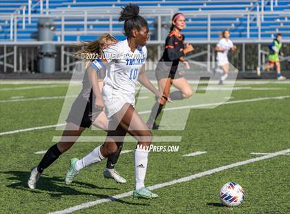 Thumbnail 3 in Lawrenceburg vs Indianapolis Bishop Chatard (IHSAA 2A Regional final) photogallery.