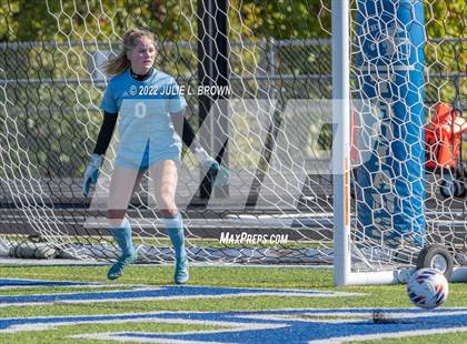 Thumbnail 2 in Lawrenceburg vs Indianapolis Bishop Chatard (IHSAA 2A Regional final) photogallery.