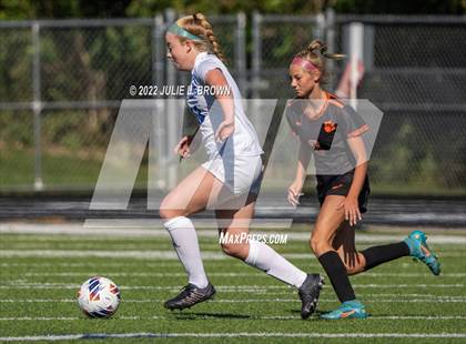 Thumbnail 1 in Lawrenceburg vs Indianapolis Bishop Chatard (IHSAA 2A Regional final) photogallery.