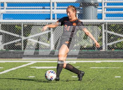 Thumbnail 2 in Lawrenceburg vs Indianapolis Bishop Chatard (IHSAA 2A Regional final) photogallery.