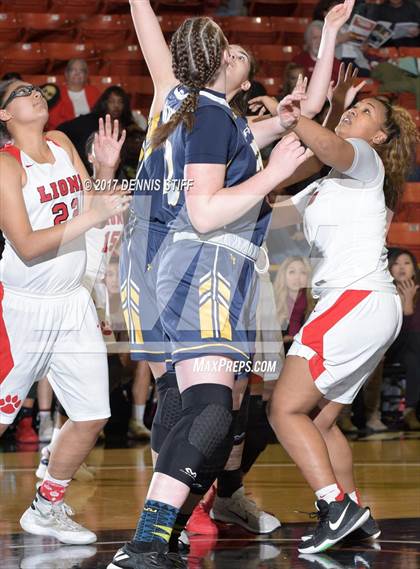 Thumbnail 2 in Oak Ridge vs. McClatchy (CIF SJS D1 Semifinal) photogallery.
