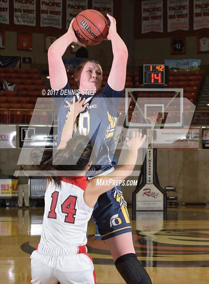 Thumbnail 3 in Oak Ridge vs. McClatchy (CIF SJS D1 Semifinal) photogallery.