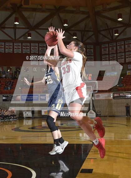 Thumbnail 1 in Oak Ridge vs. McClatchy (CIF SJS D1 Semifinal) photogallery.
